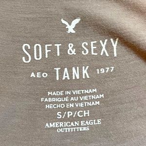 Soft material flowy tank top!